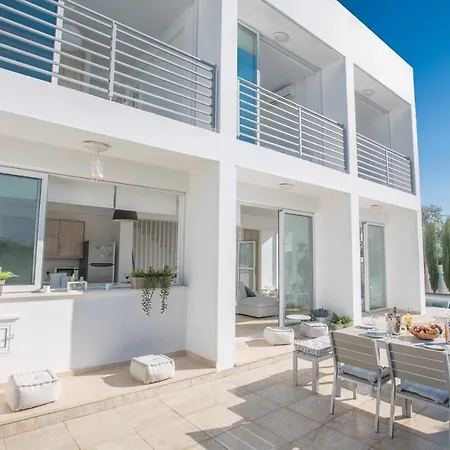 Danae Pearl 10 Villa *