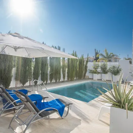 Danae Pearl 10 Villa