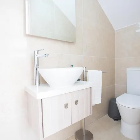 Danae Pearl 10 Paralimni